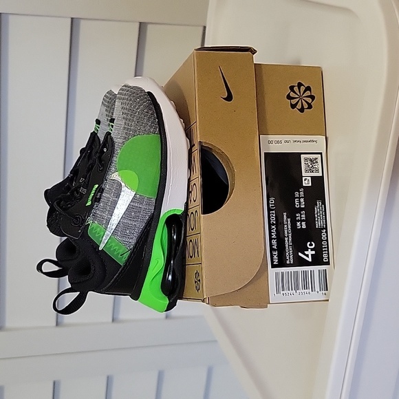 Nike sneakers - Picture 1 of 4